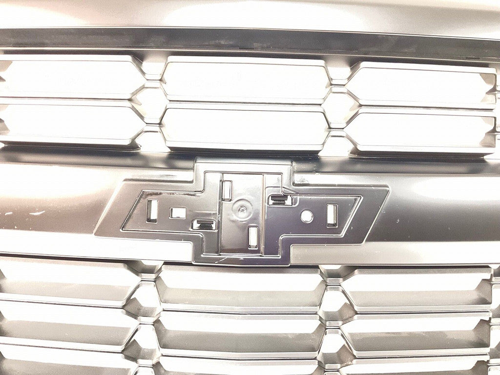Grille Matte Dark Gray With Chrome Moulding For Chevrolet - GM1200753