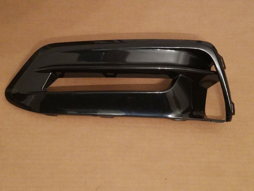 Fog Lamp Bezel Front Driver Side For Honda - HO1038140