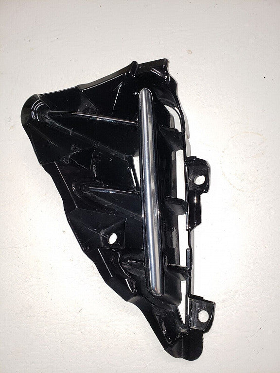 Grille Front Driver Side Gloss Black With Gray Trim For Kia - KI1038164