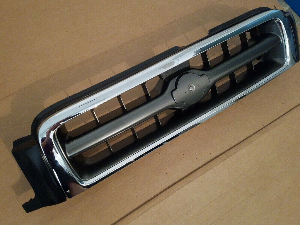 Grille Chrome/Silver/Charcoal Le Model Frontom 12/1998 For Nissan - NI1200192