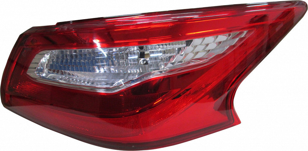 Tail Lamp Passenger Side Without Smoke Housing For Nissan - NI2805112U