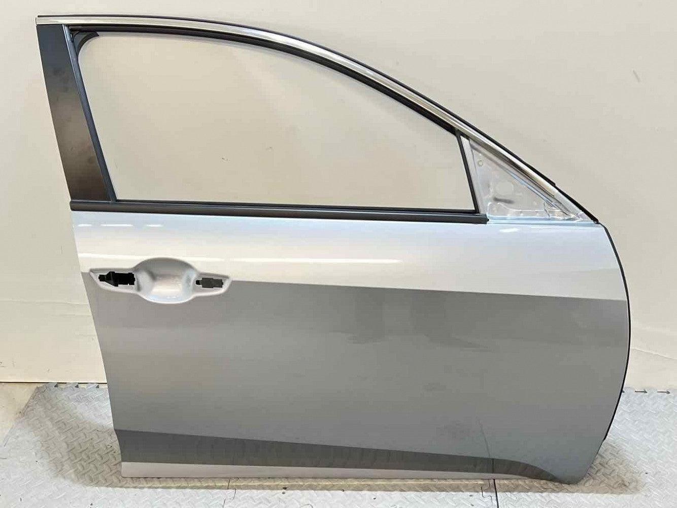 Door Front Passenger Side For Honda - HO1301999U